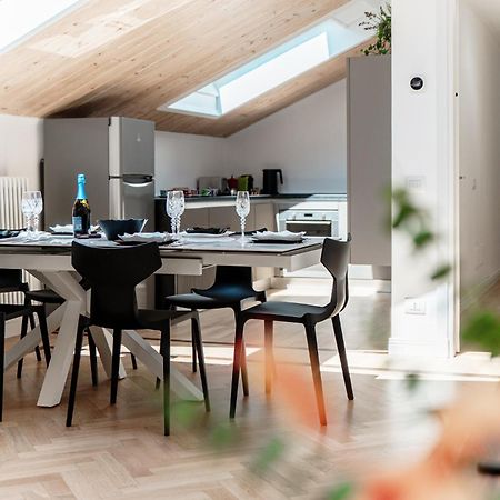Ferienwohnung Attic 64 - The House Of Travelers Como Exterior foto