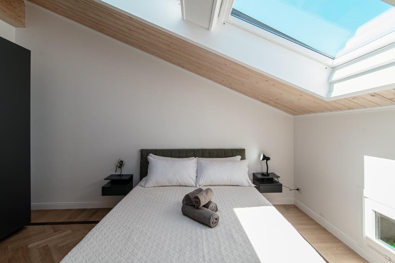 Ferienwohnung Attic 64 - The House Of Travelers Como Exterior foto