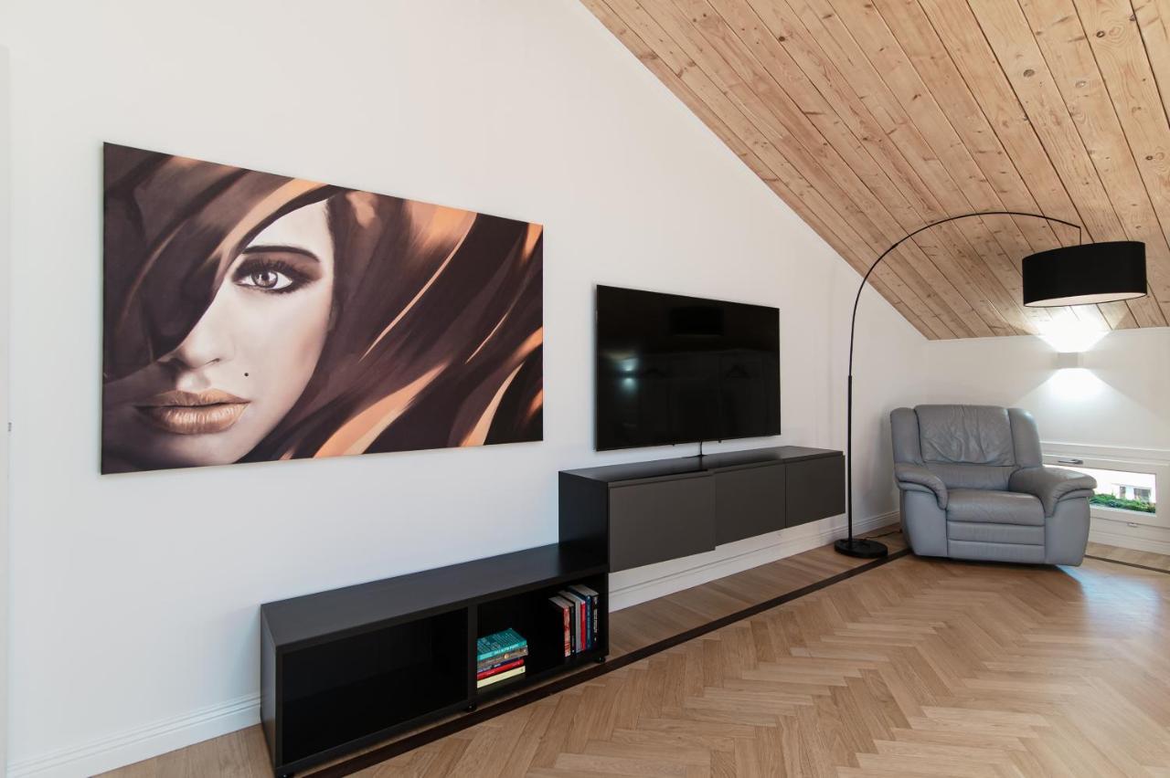 Ferienwohnung Attic 64 - The House Of Travelers Como Exterior foto