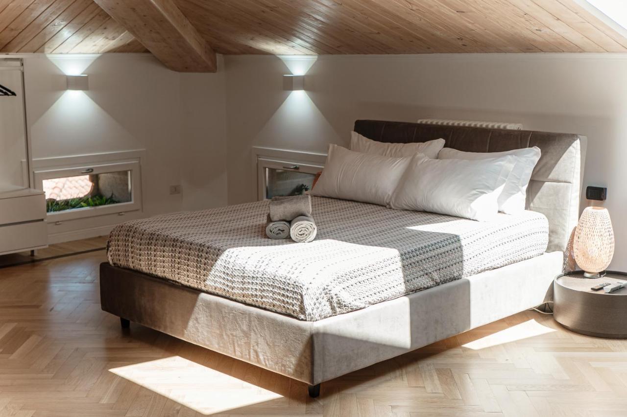 Ferienwohnung Attic 64 - The House Of Travelers Como Exterior foto