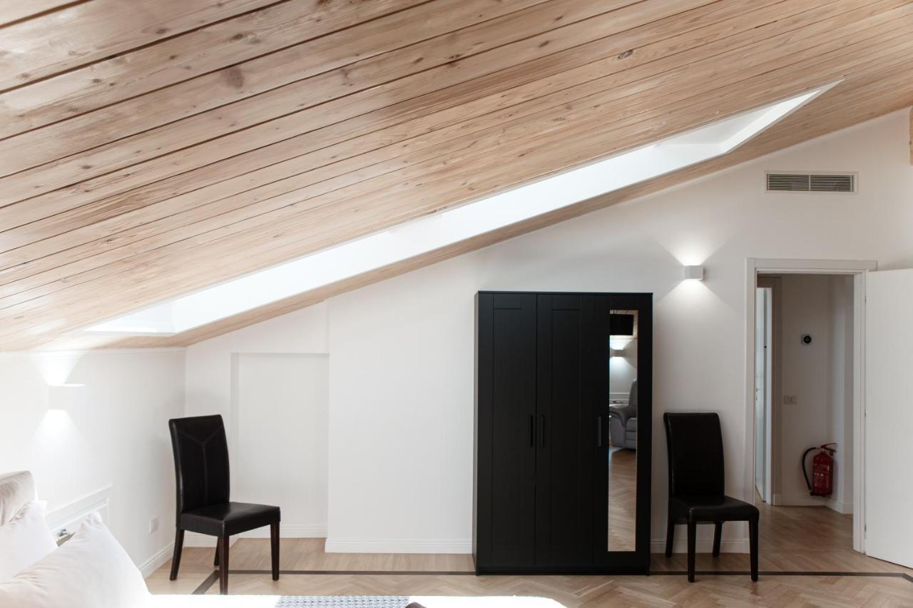 Ferienwohnung Attic 64 - The House Of Travelers Como Exterior foto