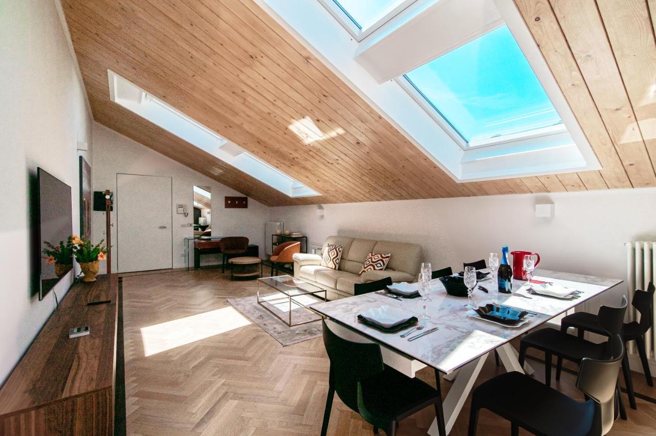 Ferienwohnung Attic 64 - The House Of Travelers Como Exterior foto