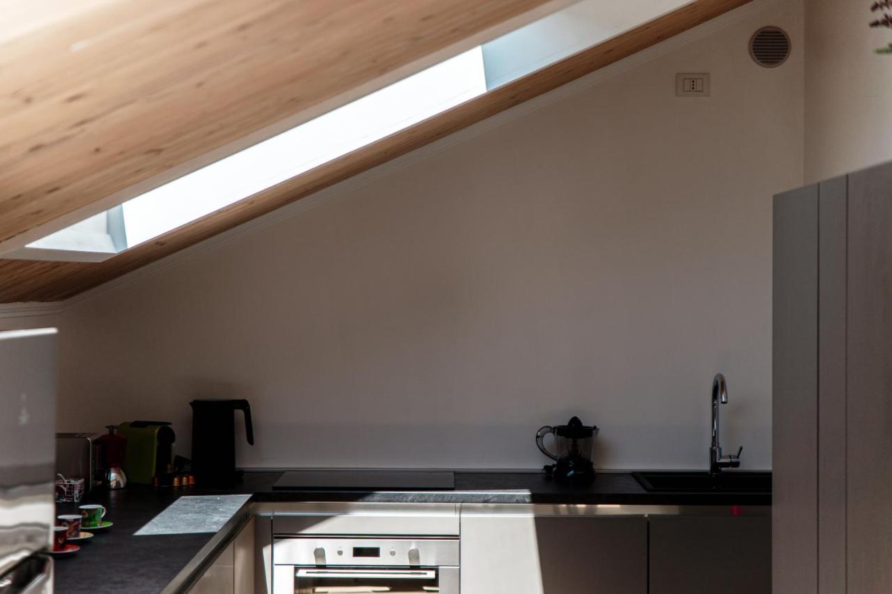 Ferienwohnung Attic 64 - The House Of Travelers Como Exterior foto