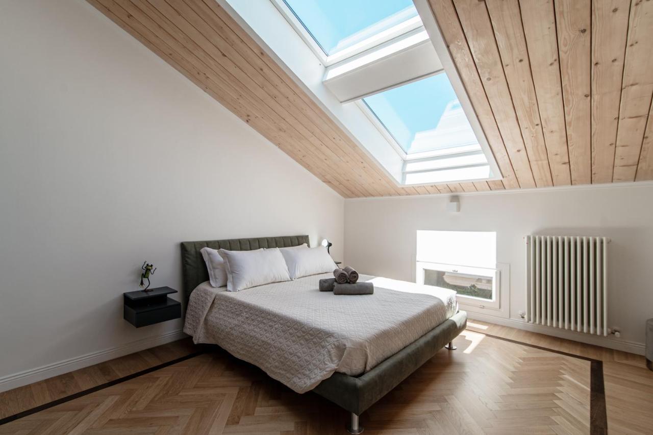 Ferienwohnung Attic 64 - The House Of Travelers Como Exterior foto
