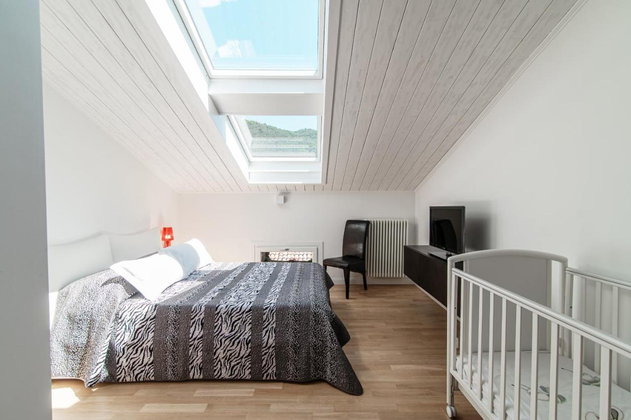 Ferienwohnung Attic 64 - The House Of Travelers Como Exterior foto