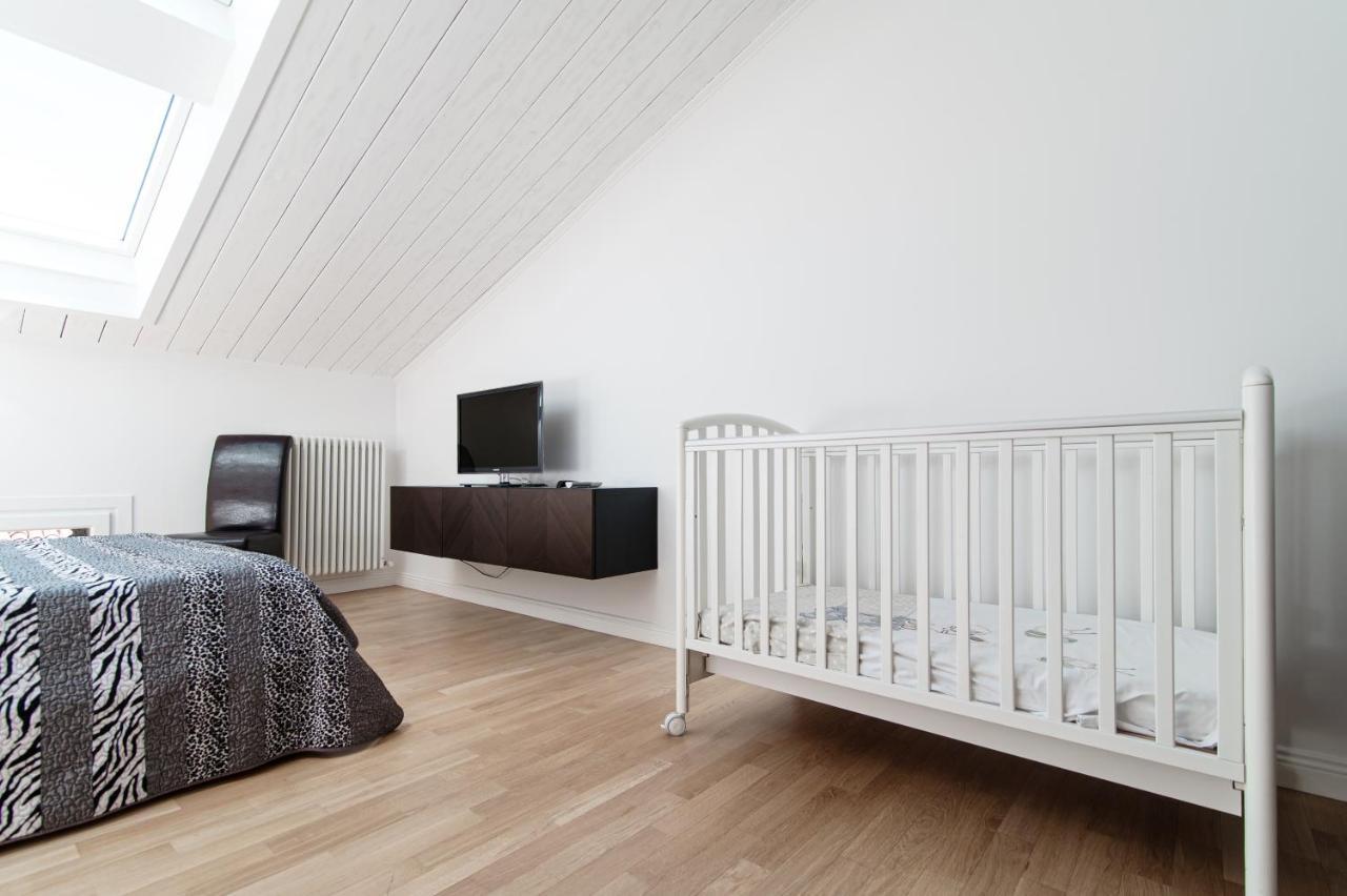 Ferienwohnung Attic 64 - The House Of Travelers Como Exterior foto