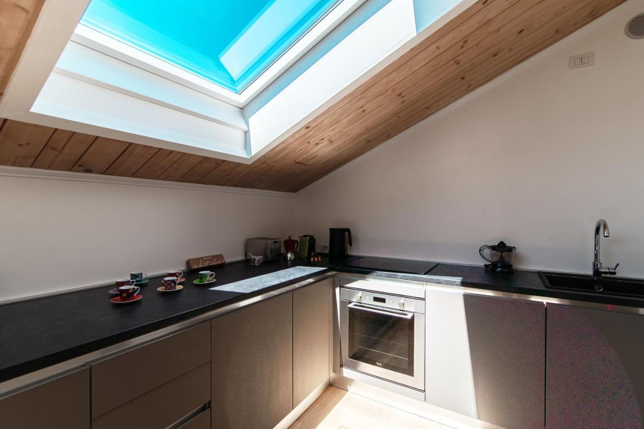 Ferienwohnung Attic 64 - The House Of Travelers Como Exterior foto