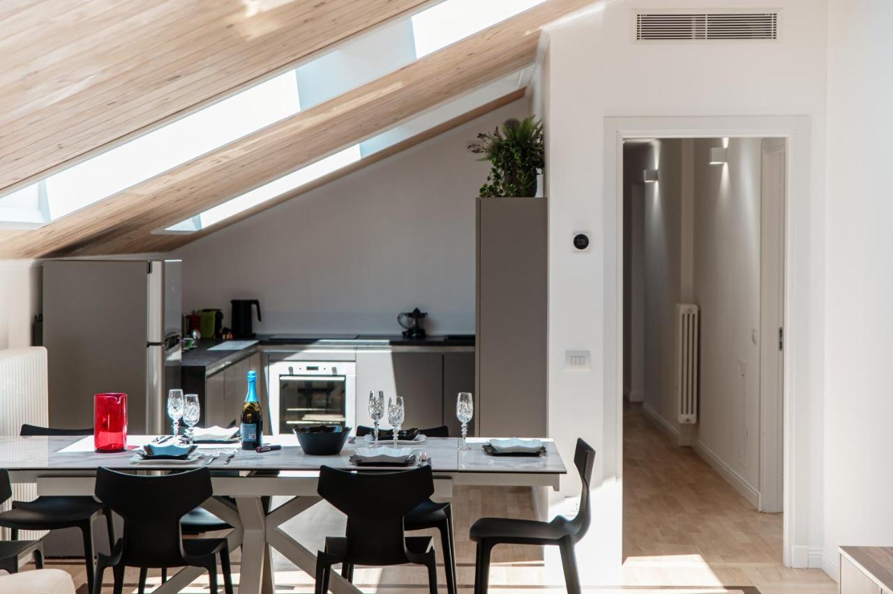 Ferienwohnung Attic 64 - The House Of Travelers Como Exterior foto